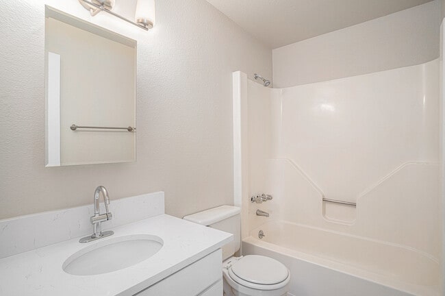 Building Photo - Stoneridge Apartments