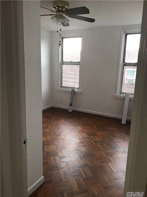 Foto del edificio - 79-07-79-32 32nd Ave