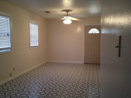 Building Photo - 1301 Alpine Ave
