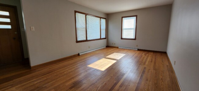 Foto del edificio - 517 Evans Ave