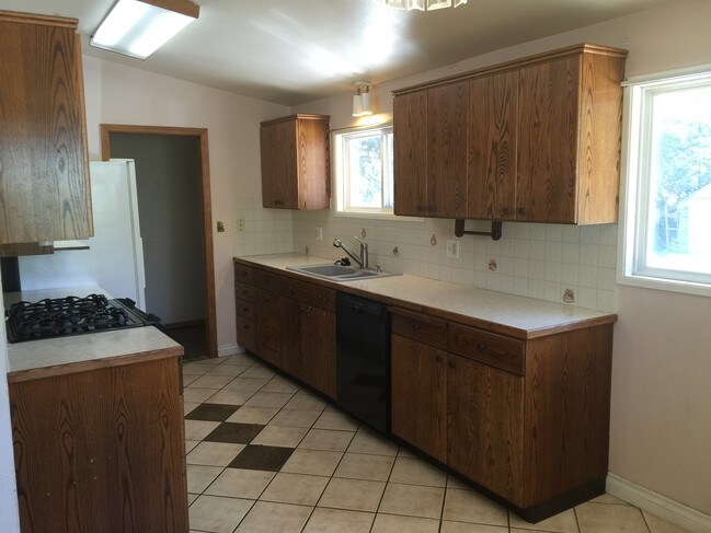 Foto del edificio - 215 NW Webb St