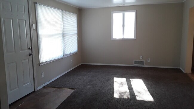 Foto del edificio - 726 E 8th St