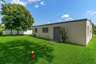 Building Photo - 607 SW 3rd St