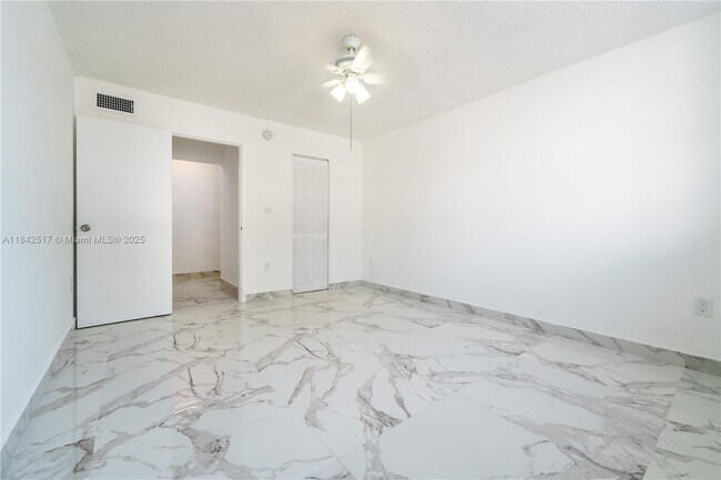 Foto del edificio - 720 Collins Ave