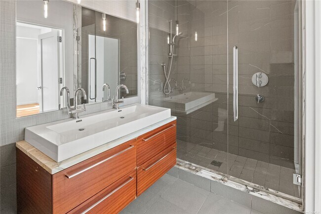 Foto del edificio - 24-15 Queens Plaza N