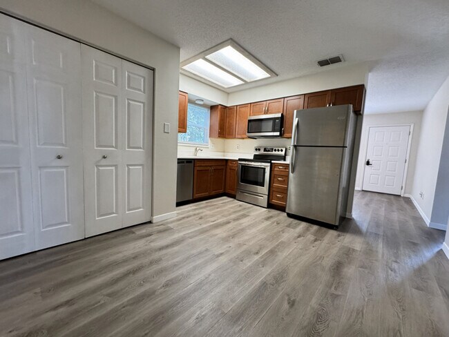 Foto del edificio - 2901 Bay View Dr