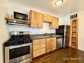 Building Photo - 217 E 46th St