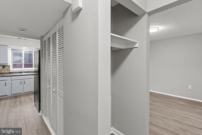 Building Photo - 1718 Brightwell Ct