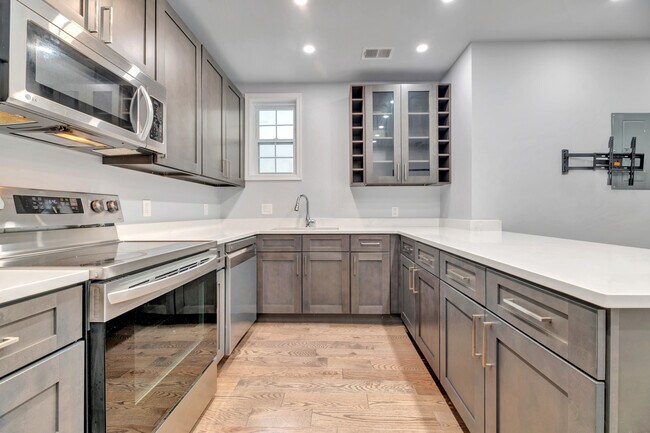 Foto del edificio - 1801 Otis St NE