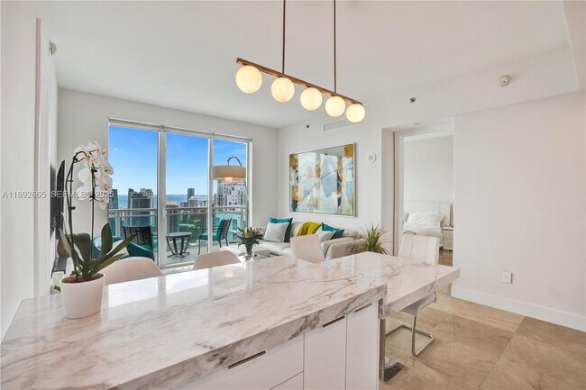 Foto del edificio - 950 Brickell Bay Dr