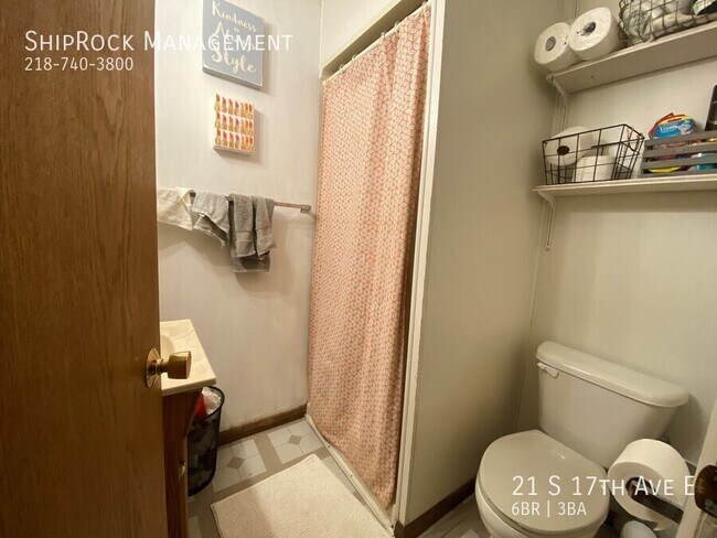 Foto del edificio - 21 S 17th Ave E