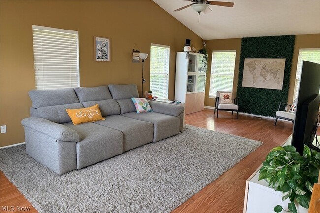 Foto del edificio - 167 Creekledge Ln