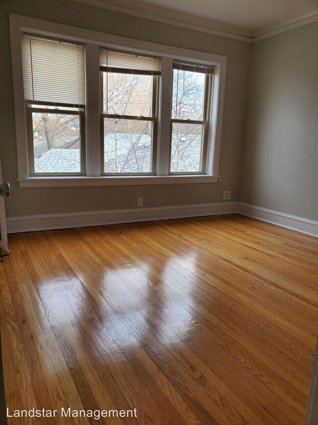 Foto del edificio - 6600 N Bosworth Ave