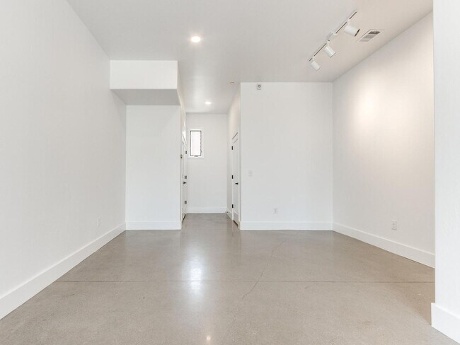 Building Photo - High Traffic Office Space in Beautiful Wheeler District of OKC