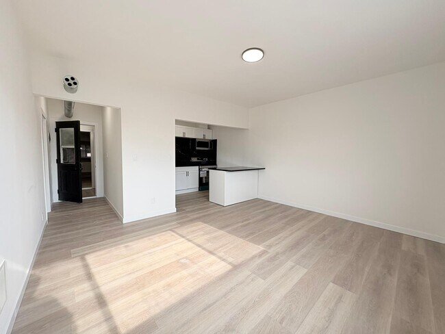 Photo du bâtiment - 1370 Wyandotte St E