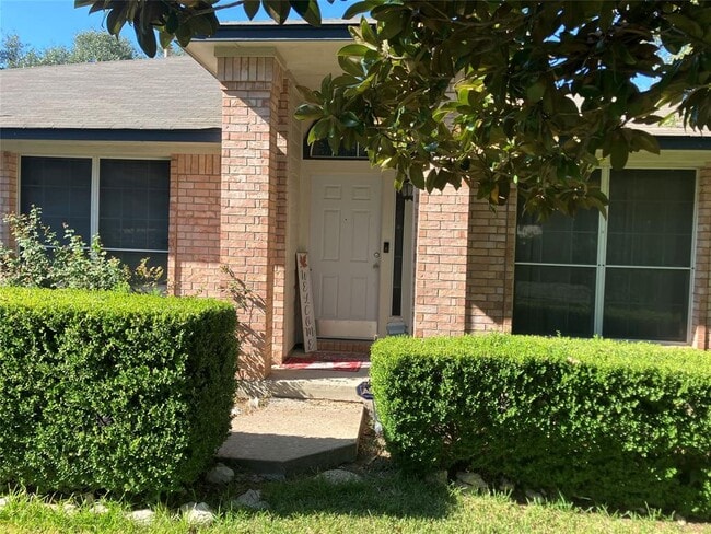 Building Photo - 1209 Wood Creek Dr