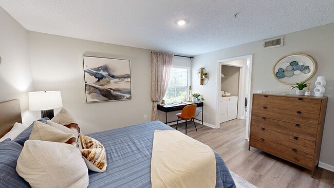 Open and airy dining room with private balcony or terrace - 1250 West Apartments