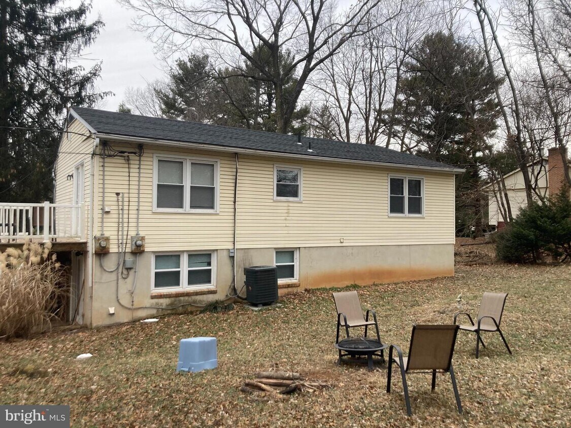 162 Meadowlark Ln, Shepherdstown, WV 25443 House Rental in