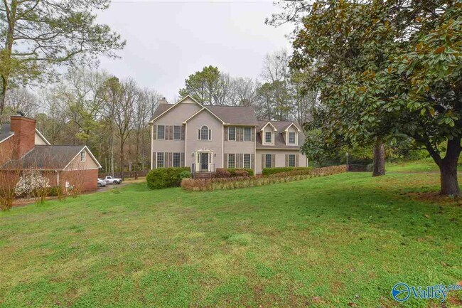 Building Photo - 433 Eastview Dr