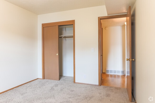 1HAB,1BA-575 ft² - 29 Flats Apartments