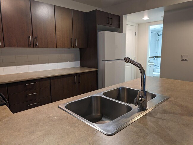 Photo du bâtiment - 45561 Yale Rd