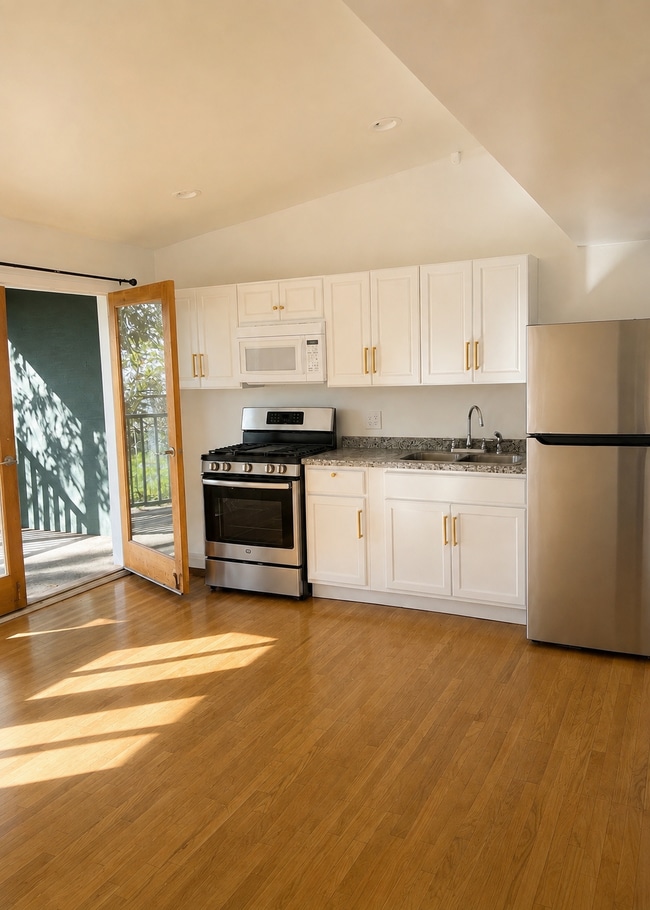 Building Photo - 1404 San Remo Dr