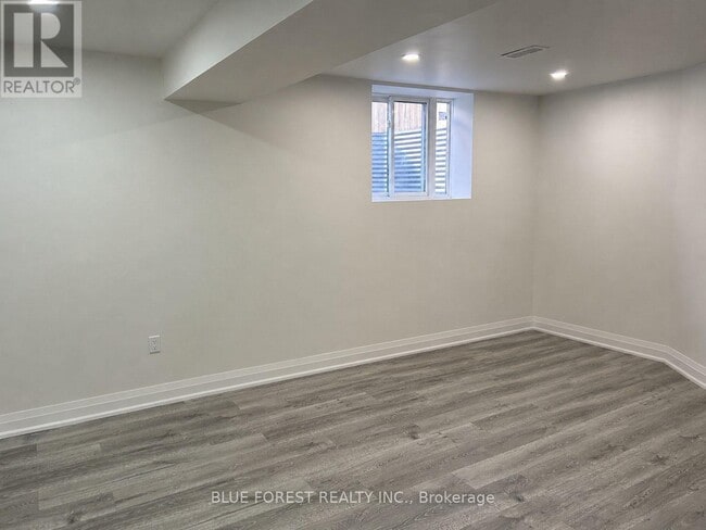 Building Photo - 167 Forfar Ave