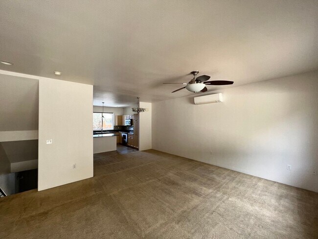 Building Photo - 3 Bed/2.5 Bath Townhome with Garage at Kai...