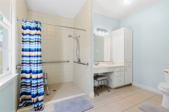 Building Photo - 1511 Church St