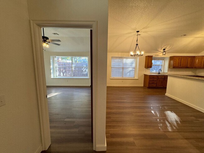 Building Photo - Modern Living Meets Peaceful Serenity!!