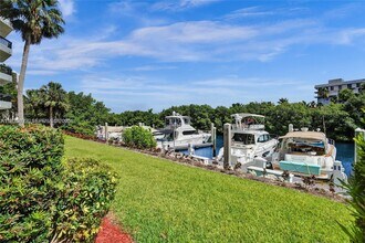 Building Photo - 3500 Mystic Pointe Dr