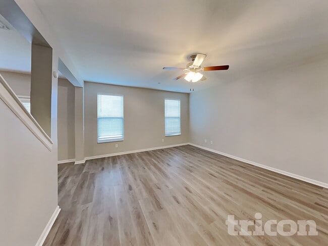 Building Photo - 1348 Creekside Dr