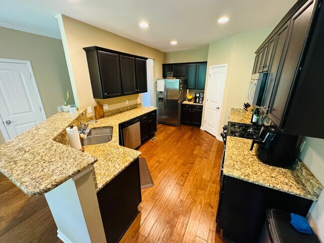 Foto del edificio - 2732 Alvin Sperry Pass