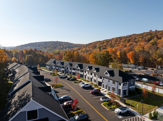 Building Photo - Bridge Road Commons