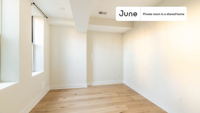 Building Photo - Room in Shared 3 bed/2.5 bath home in Columbia Heights