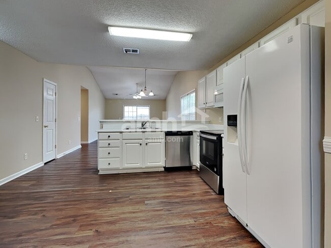 Building Photo - 5 Stemson Way