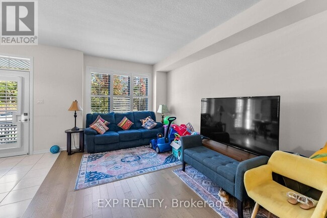 Building Photo - 8273 Tulip Tree Dr