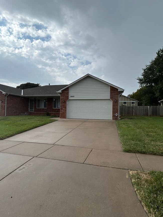 Building Photo - 10603 W Douglas Ave