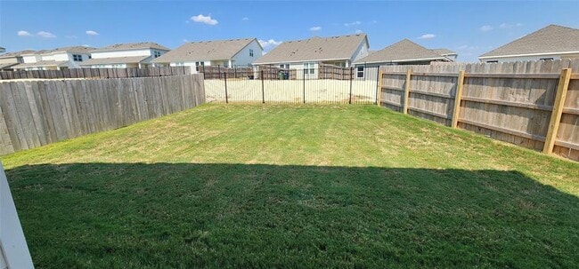 Building Photo - 2200 Delano Dr