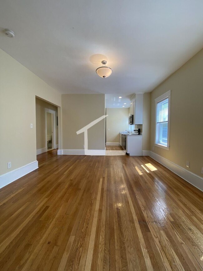 Foto del edificio - Beautiful, Fully Renovated Brookline 4 Bed...