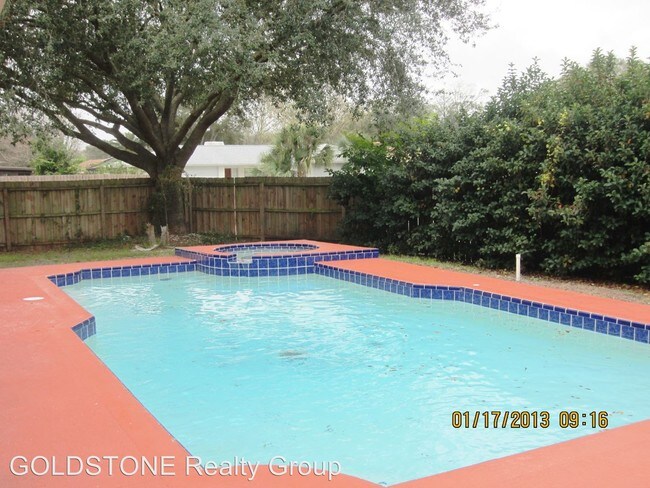 Building Photo - 4030 Windtree Dr