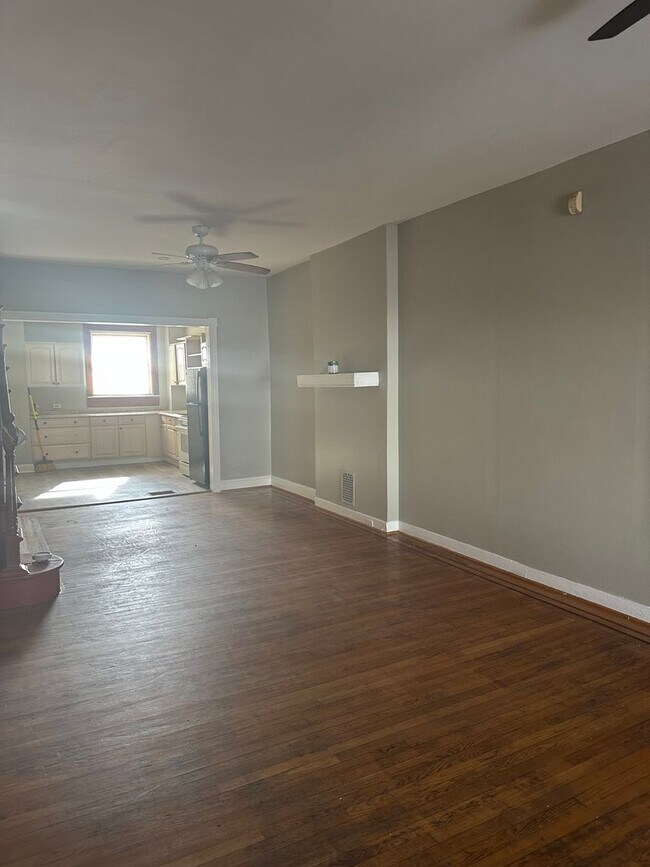 Foto del edificio - Spacious Home! W/D Hook-Up! Available Now!