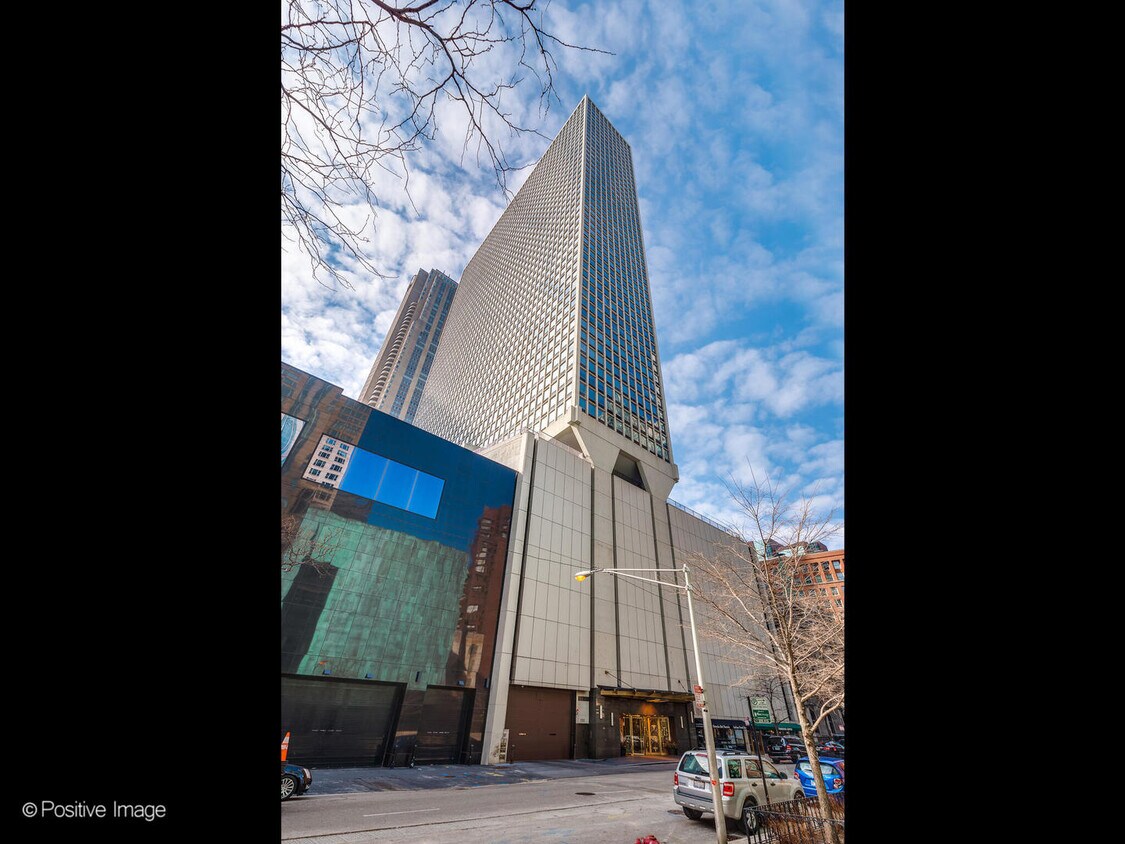 Primary Photo - 111 E Chestnut St