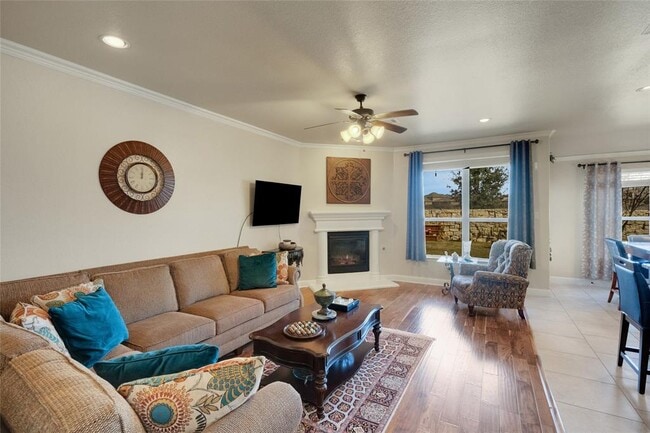 Foto del edificio - 441 Mistflower Springs Dr