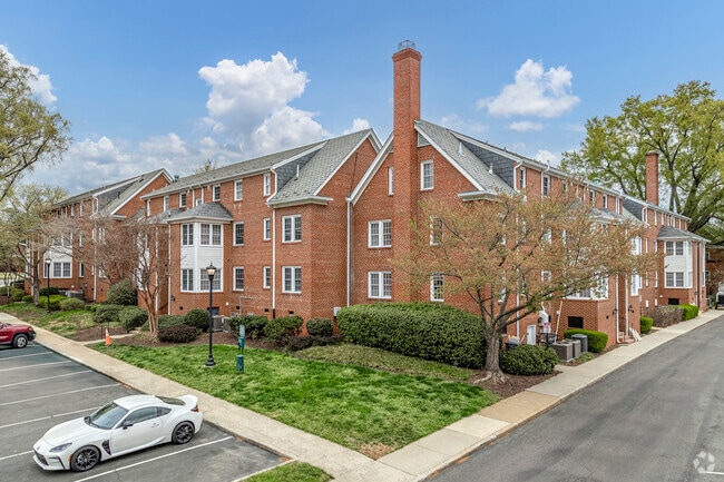 Foto del edificio - Malvern Manor Apartments