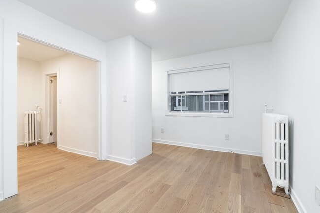 Building Photo - 28 Balmoral Avenue