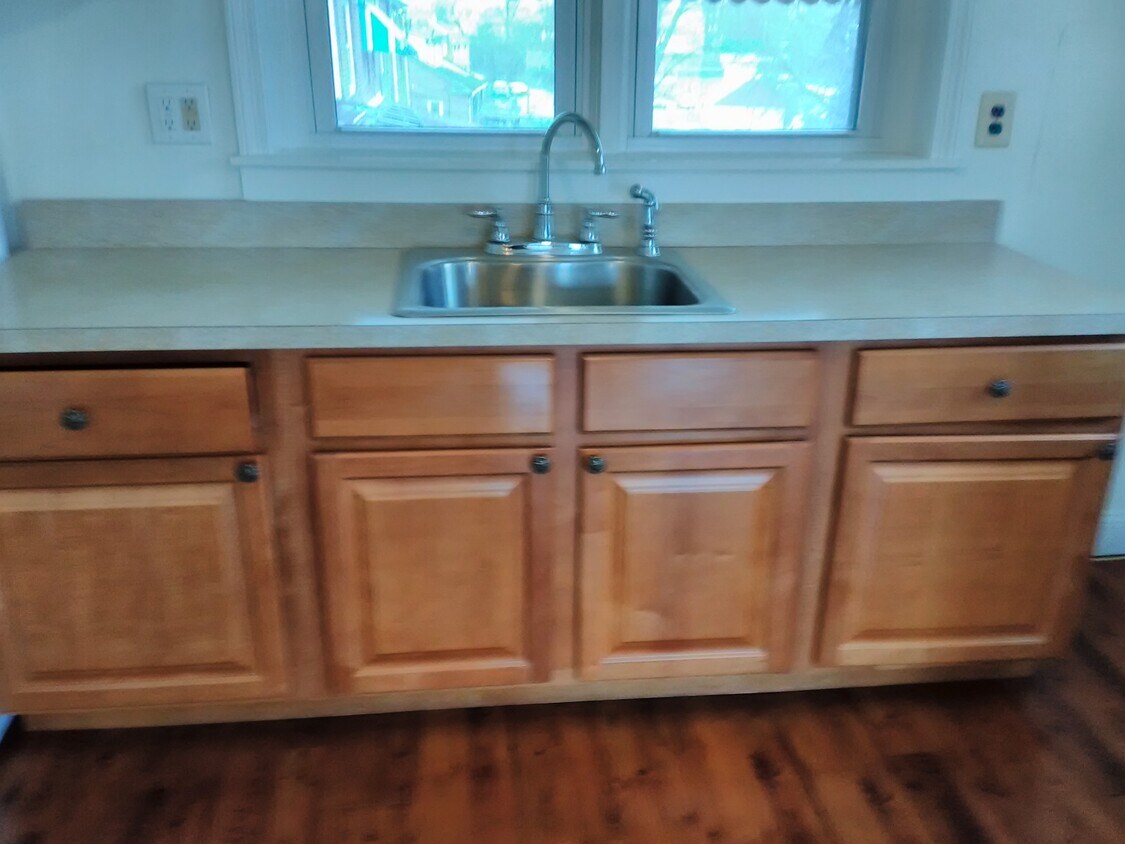 Foto principal - 1236 E 13th St