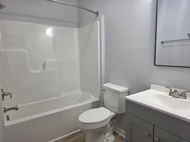 Foto del edificio - Newly Renovated 1-Bedroom Apartment Available