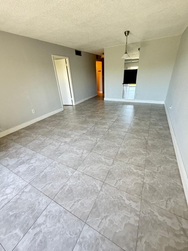 Building Photo - 7850 Camino Real