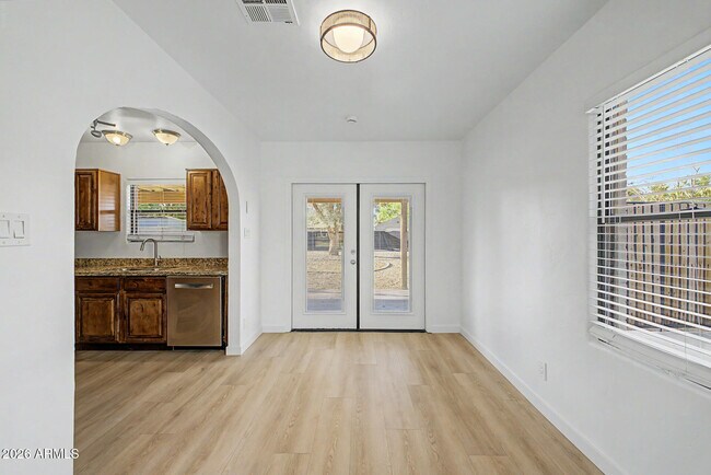 Building Photo - 156 W Highland Ave